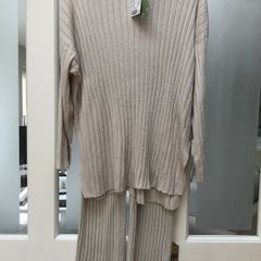 Leisure wear knitted top & trousers new size xs