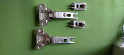 Cupboard door hinges