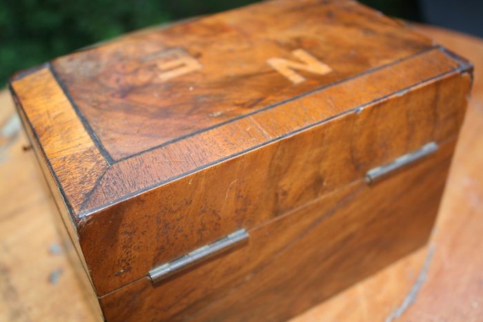 Vintage Wooden Jewelry Box 6,4" x 4" H-4"