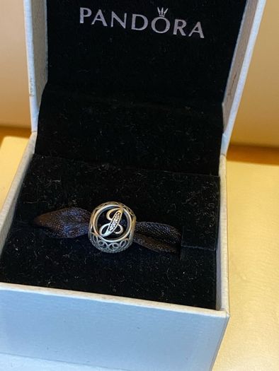 Pandora Vintage Letter