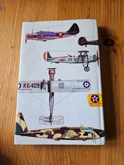 Bombers. Between The Wars 1919-39.the Pocket Encyclopedia Of Worl Aircraft In Colour. 1970 First Edition Hardback With Dustjacket In Good Condition.  See Photos For Same.