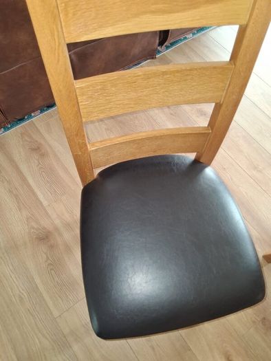 Solid Oak Dining table and 8 chairs