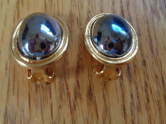 Vintage Clip On Earrings x 5 for Sale