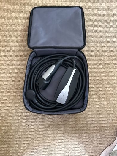Tesla Gen 2 mobile charge