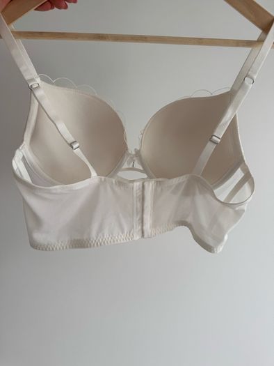 bra 38B maximise
