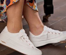 Standard Skechers White Canvas Standard Fit Arcade Womens Trainers