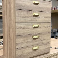 5 chests of drawers