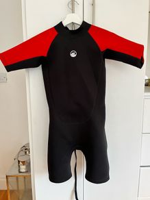 Kids wet suit