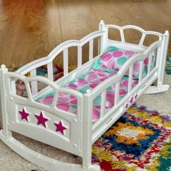 Doll bed