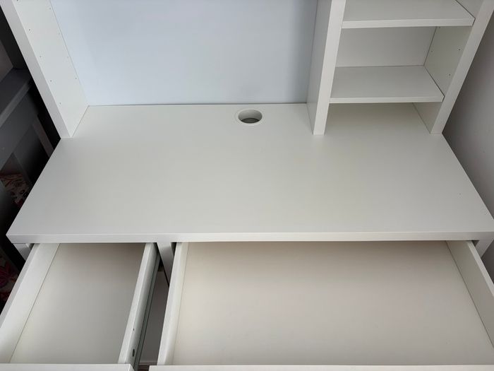 Micke ikea desk white & gaming chair