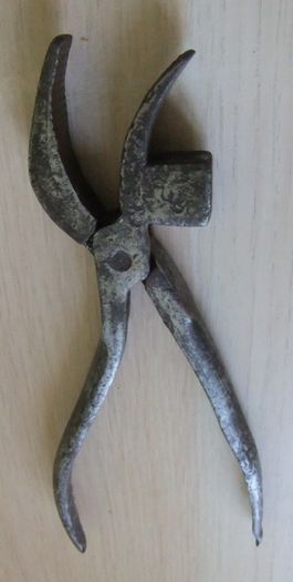 Old Cobblers Pliers