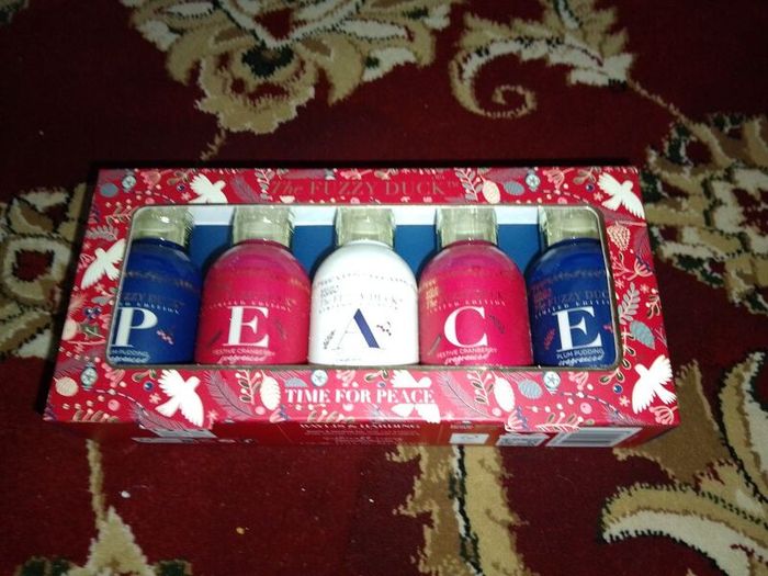 Baylis & Harding The Fuzzy Duck Winter Wonderland Time For Peace Gift Set