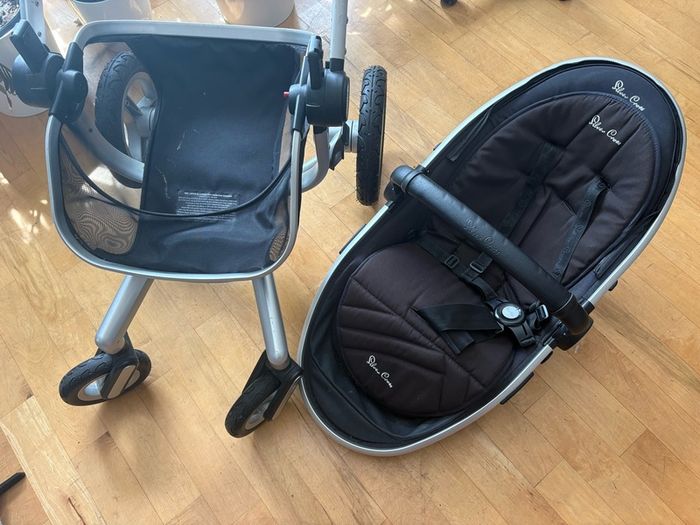 Silver Cross Surf Pram ( Canopy/Top-hood is missing)