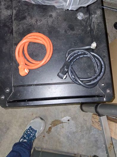 Pylontech 2.4Kw battery and cabinet