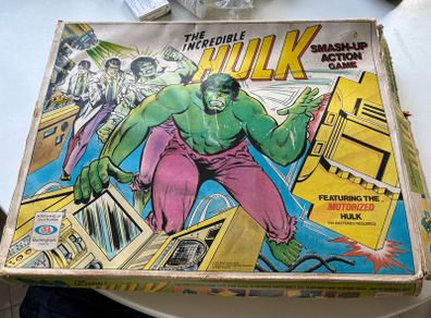 Vintage Incredible Hulk smash up action game by Ideal 1979