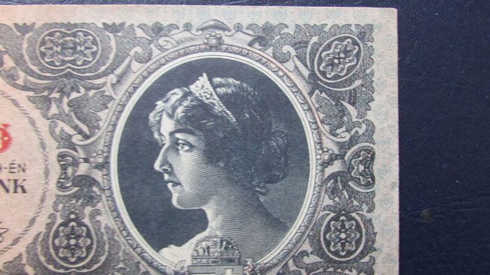 Hungary 1946.10,000 Pengo Banknote.Good Very Fine Condition.