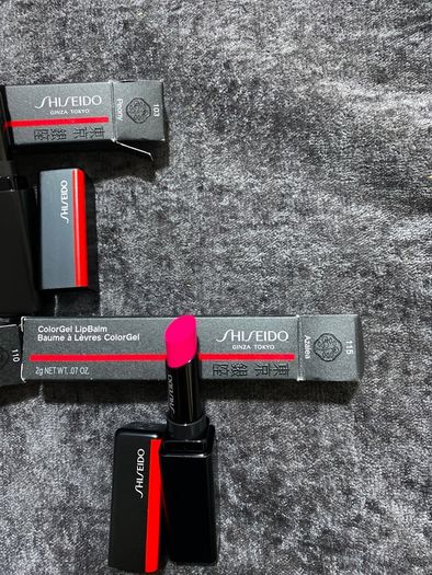 SHISEIDO Colorgel Lip Balm brand new
