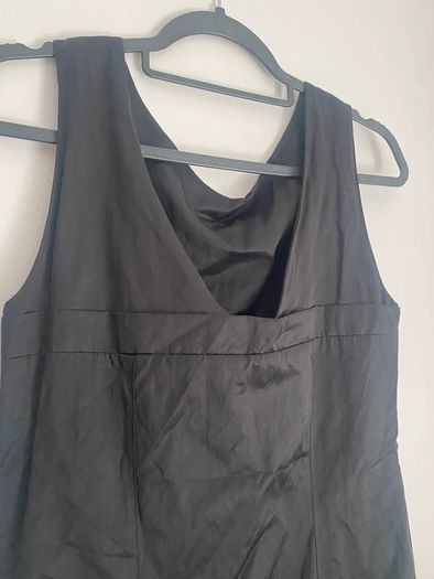 Sarah Pacini black sleeveless dress