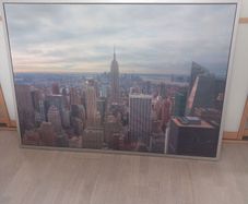 Print of city scape. In excellent condition.