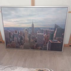 Print of city scape. In excellent condition.