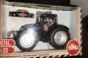 Siku New Holland Christmas Tractor