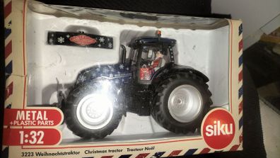 Siku New Holland Christmas Tractor