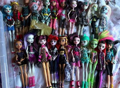g1 monster high dolls