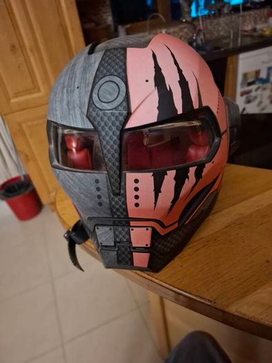 dead pool helmet