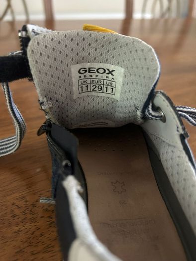Boys shoes