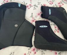 kayak boots & hood size 5 & small