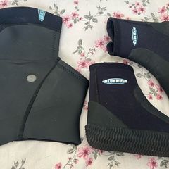 kayak boots & hood size 5 & small
