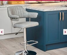 6 Bar Stools