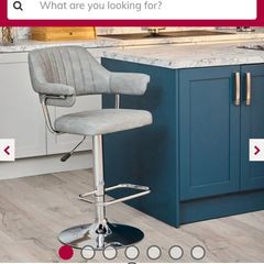 6 Bar Stools