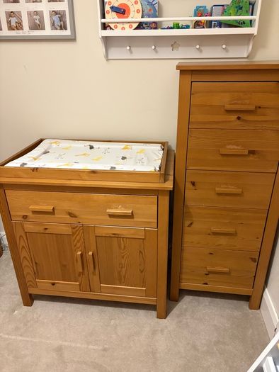 Nursery furniture set
