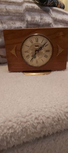 Vintage mantle clock..SALE REDUCED TO