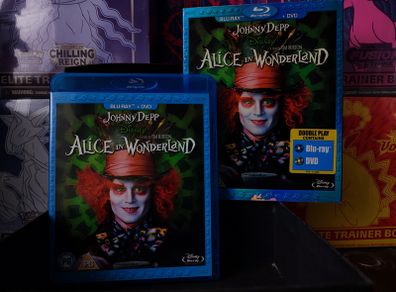 Alice in Wonderland ! Blu-ray ! with Slipcase ! Johnny Depp ! 2010 ! Disney !