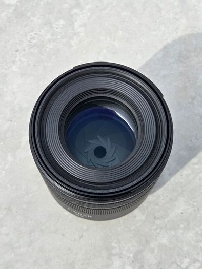 Canon RF 85mm f/2.0 Macro IS STM