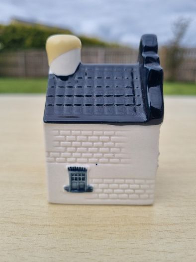 Ceramic miniature of KLM house number 1