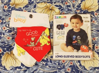 Baby boy long sleeve bodysuits 2 suits 100% cotton  & bibs 2pack  6-12 months  100% cotton