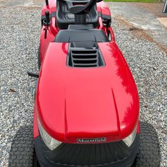 Ride on lawn mower