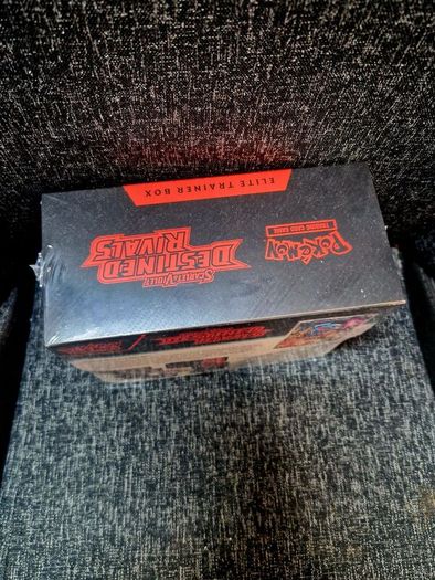 Pokemon Destined Rivals Elite Trainer Box