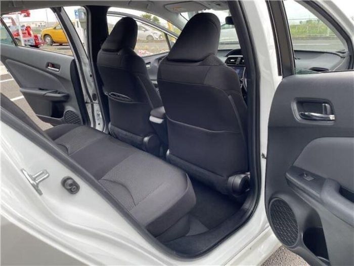 Toyota Prius 2021 price negotiable urgent sale