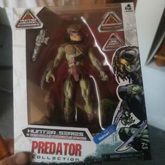 Predator Figure Hunter Series Berserker 7" Fully Poseable Action Figure