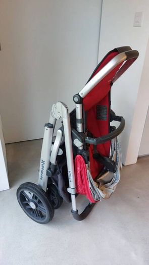 Uppababy Vista Travel System in Red