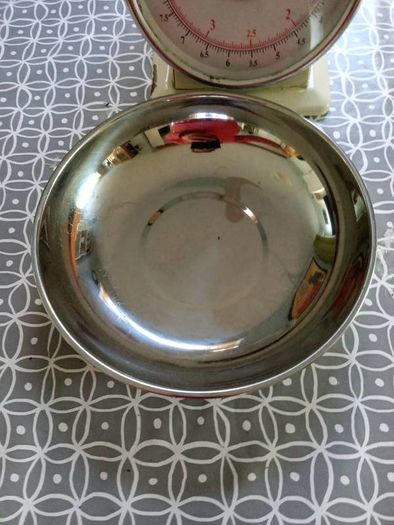 vintage style weighong scales