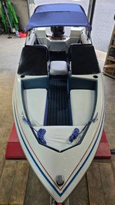 Speedboat Bayliner Capri