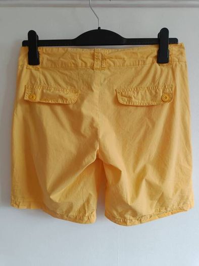 Ladies Yellow Roll-Up Shorts - size 10 - Excellent Condition