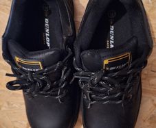 Dunlop womens safety shoes, size 5 and a half