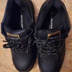 Dunlop womens safety shoes, size 5 and a half