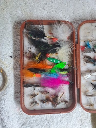 Vintage Hardy Neroda Fly Box with 75 flies